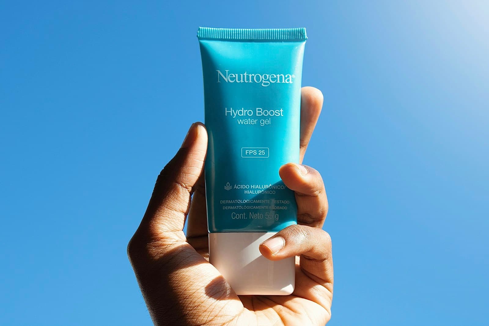 Chọn kem chống nắng đi biển: SPF, PA và chuyện chịu nước